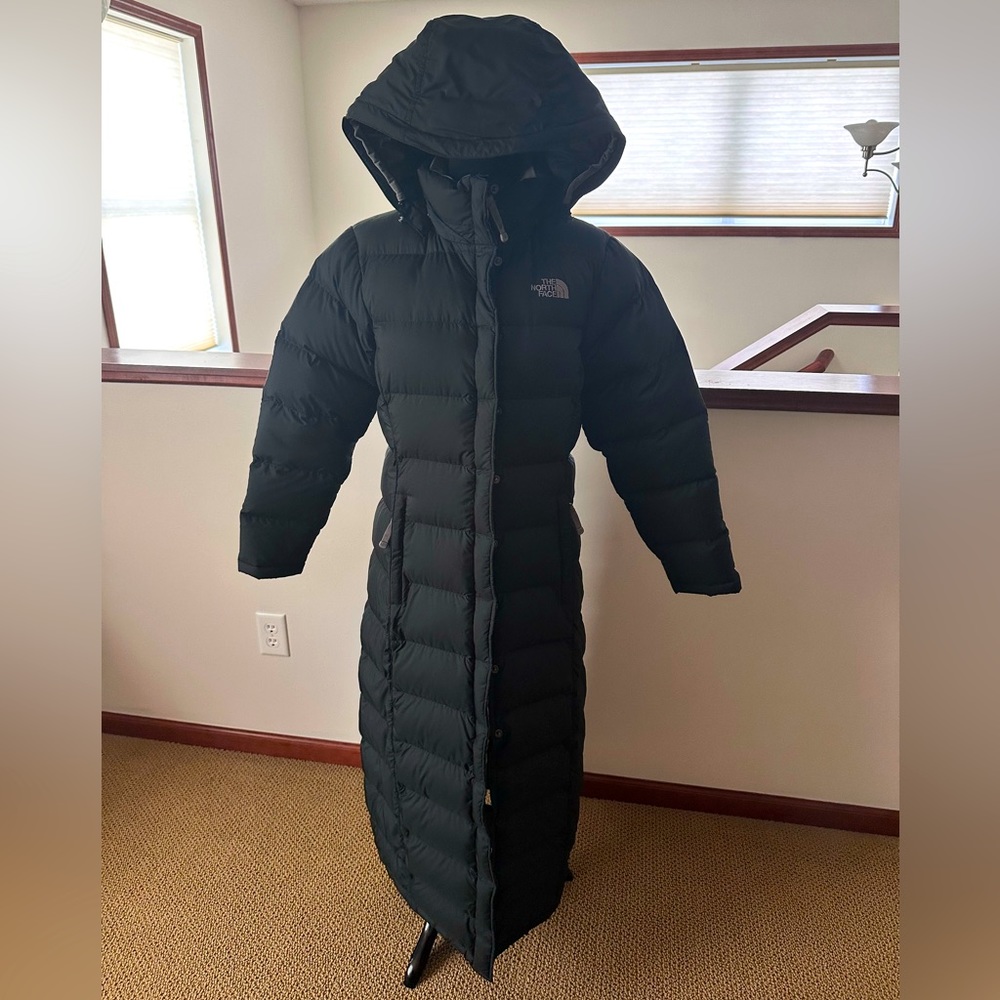 The North Face Women’s Long Puffer Coat Parka
